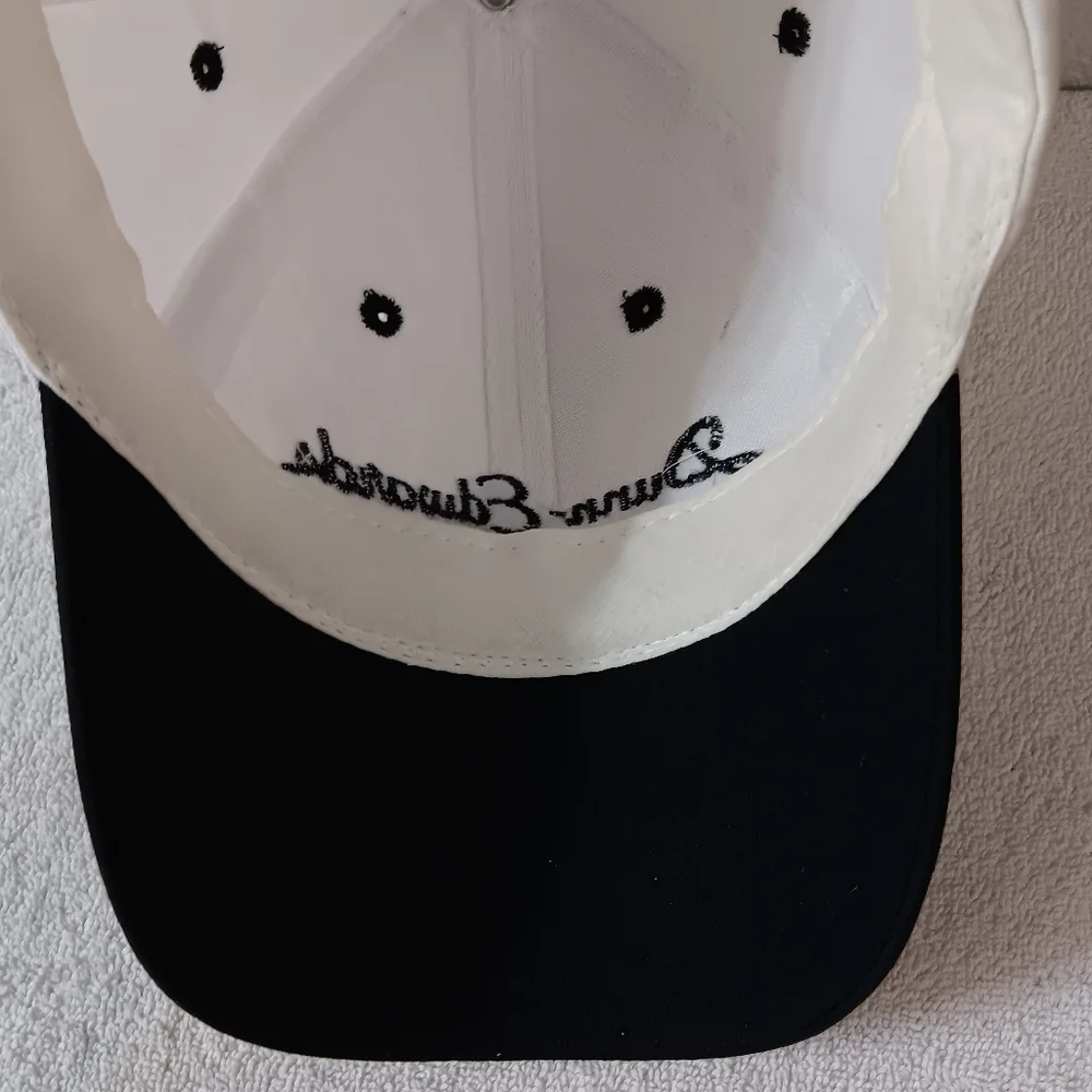 D-E Black and White Party Cap